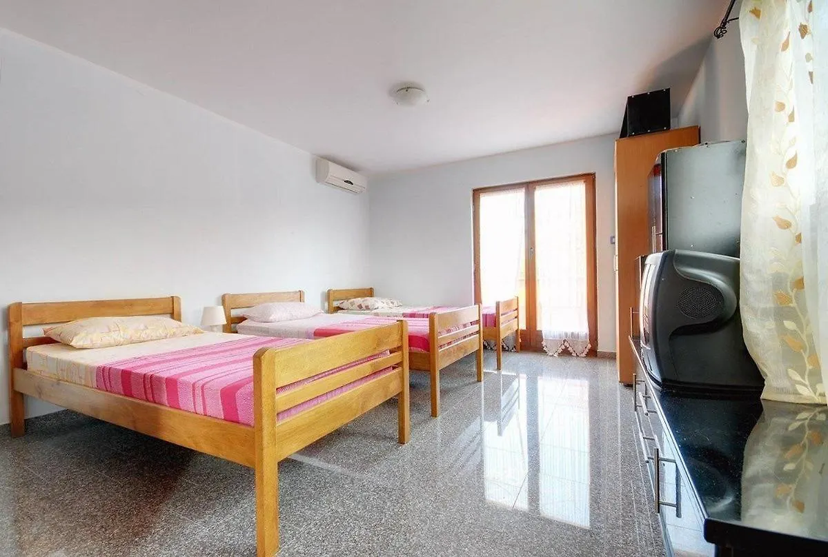 Villa Fatima Valtura 0*,  Croatia